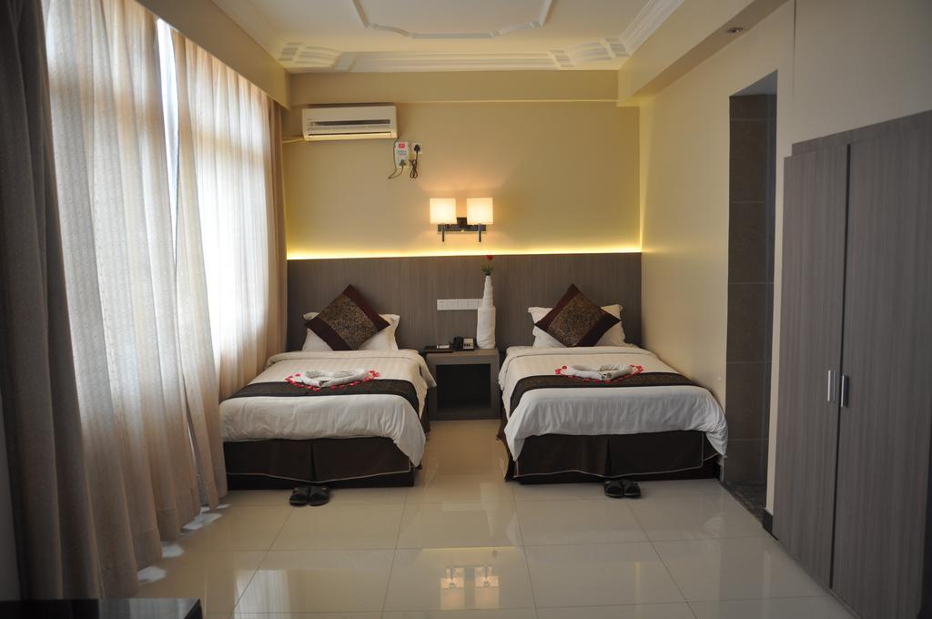 Golden Hill Hotel - Lashio Exterior foto